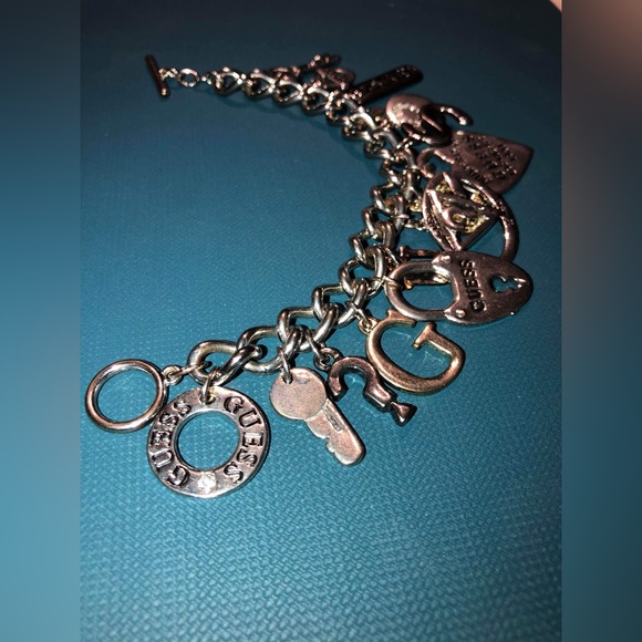 GUESS Charm Bracelet Silver - Picture 2 of 3